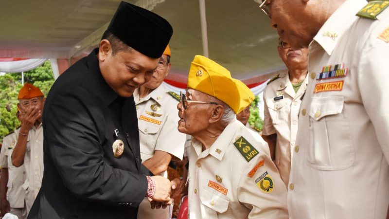 IB. Rai Dharmawijaya Mantra bersama Veteran - Berita Bali Terkini, Media Bali - Pena Bali