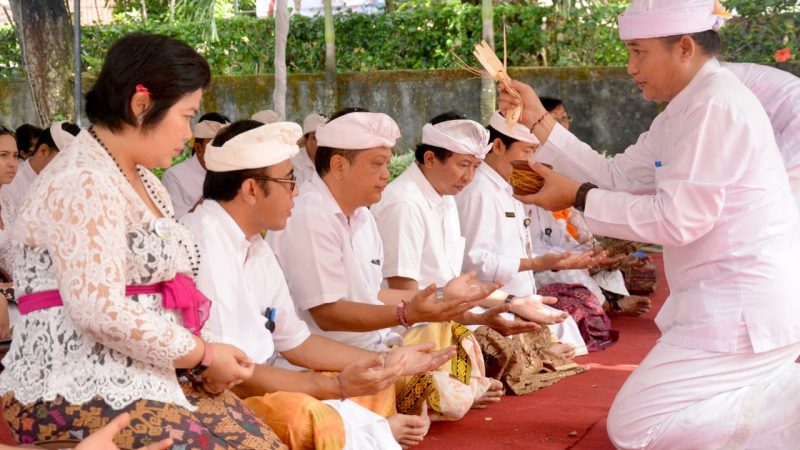 Rai Mantra dan Jaya Negara, saat piodalan - Berita Bali Terkini, Media Bali - Pena Bali