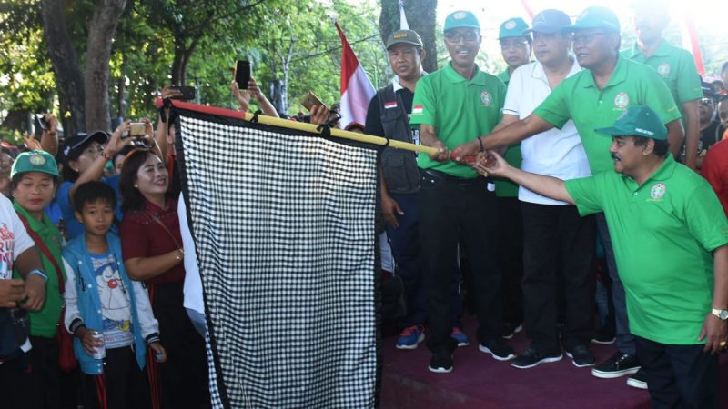 Rai Mantra lepas Fun Walk Hut ke-73 PGRI - Berita Bali Terkini, Media Bali - Pena Bali