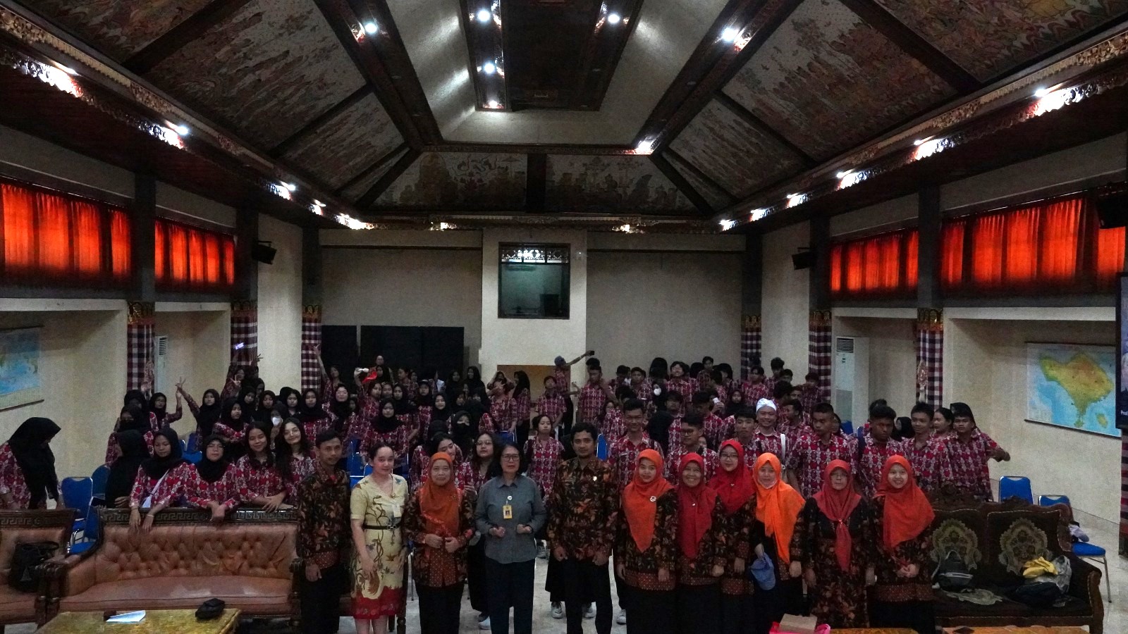 KUNJUNGAN STUDY TOUR SISWA SMAN 4 MALANG