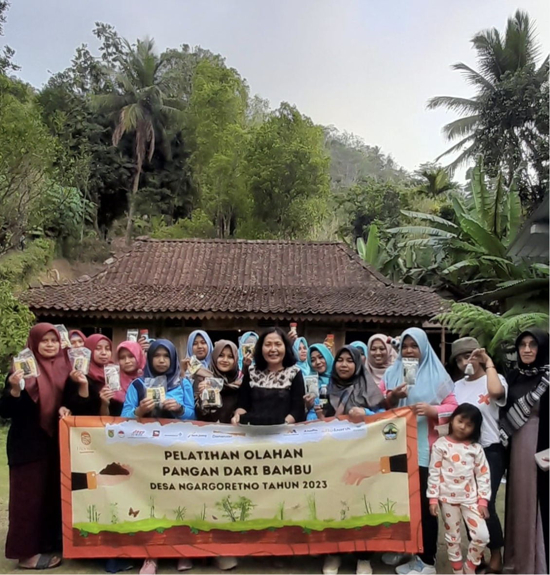 ambu Lereng Menoreh sejauh ini dikelola secara ekologis dan kolaboratif untuk meningkatkan kesejahteraan Masyarakat di Desa Ngargoretno, Kecamatan Salaman, Kabupaten Magelang, Jawa Tengah.