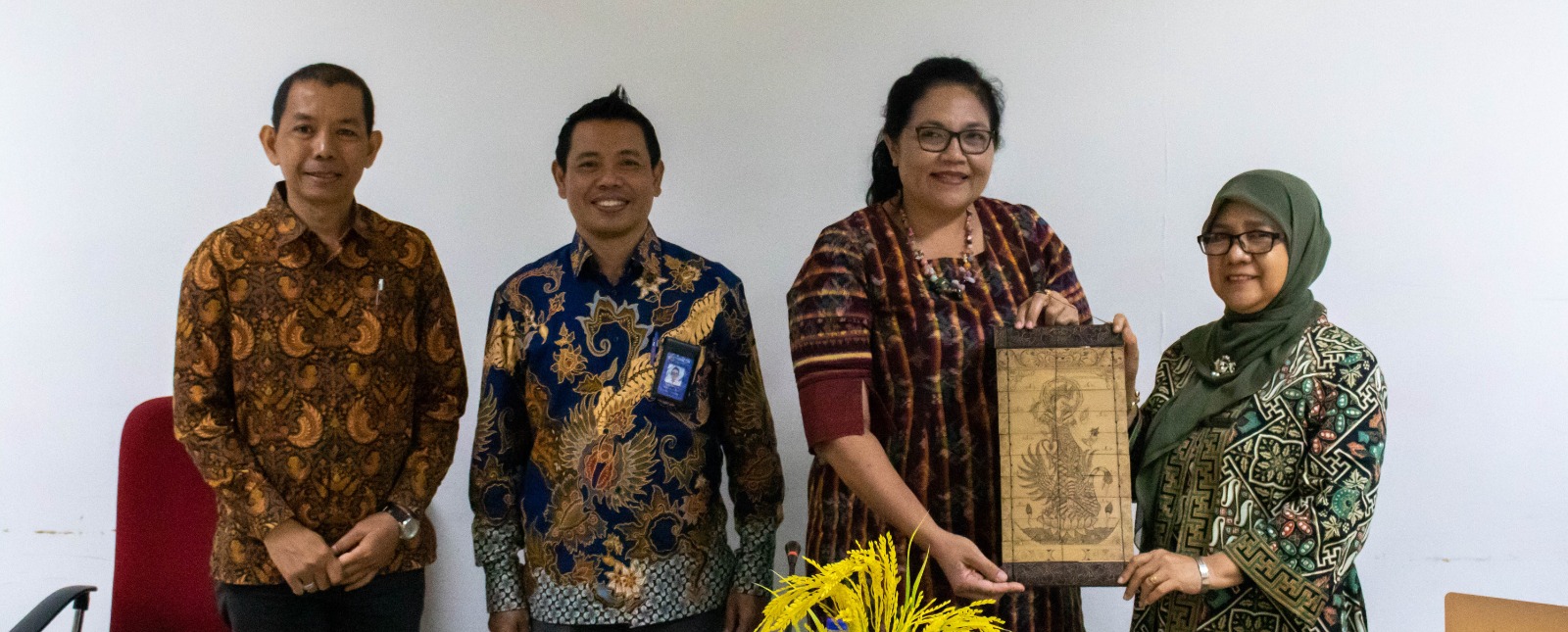 TINGKATKAN CAPAIAN IKU KERJA SAMA, FIB UNUD STUDI BANDING KE FBS UNESA