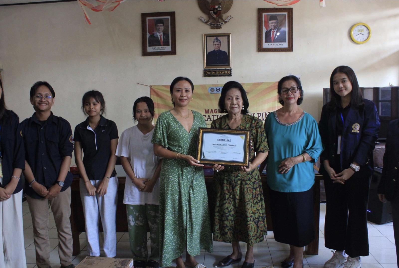 Himpunan Mahasiswa Ilmu Komunikasi Universitas Udayana (HIMANIKA) telah melaksanakan penyerahan donasi dan sertifikat oleh Koordinator Program Studi Ilmu Komunikasi Universitas Udayana kepada pihak Panti Asuhan Tat Twam Asi.