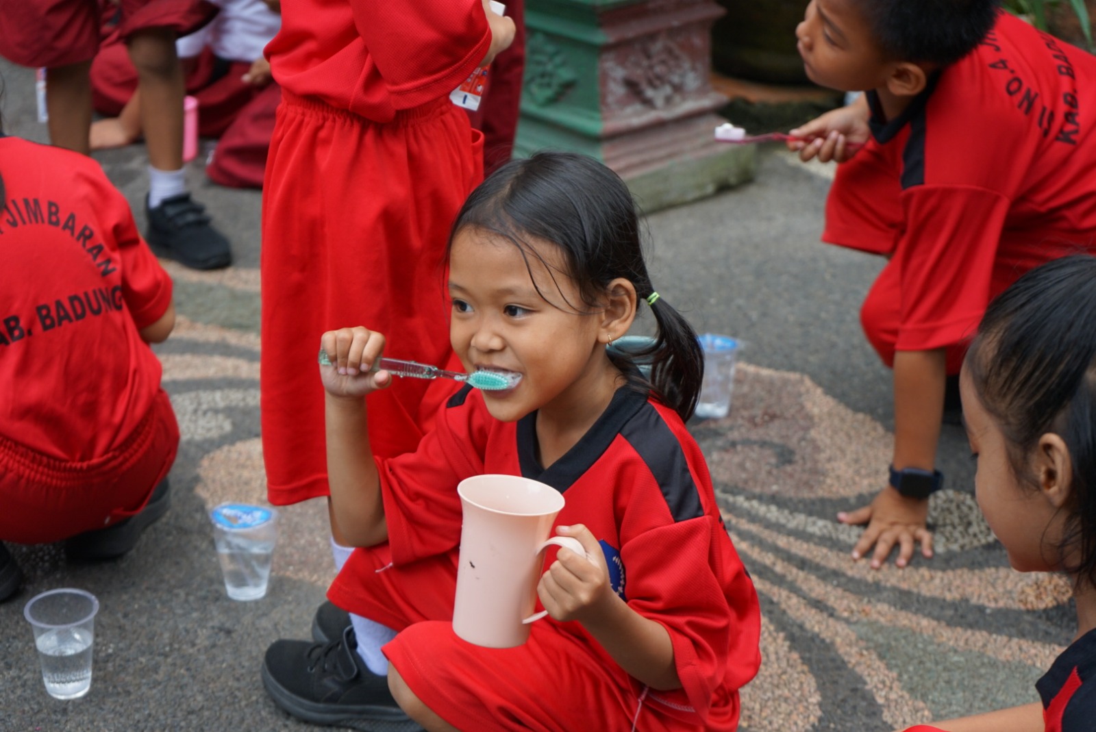 kegiatan Unilever Mendukung Kesehatan Gigi Melalui School Health Program 2023