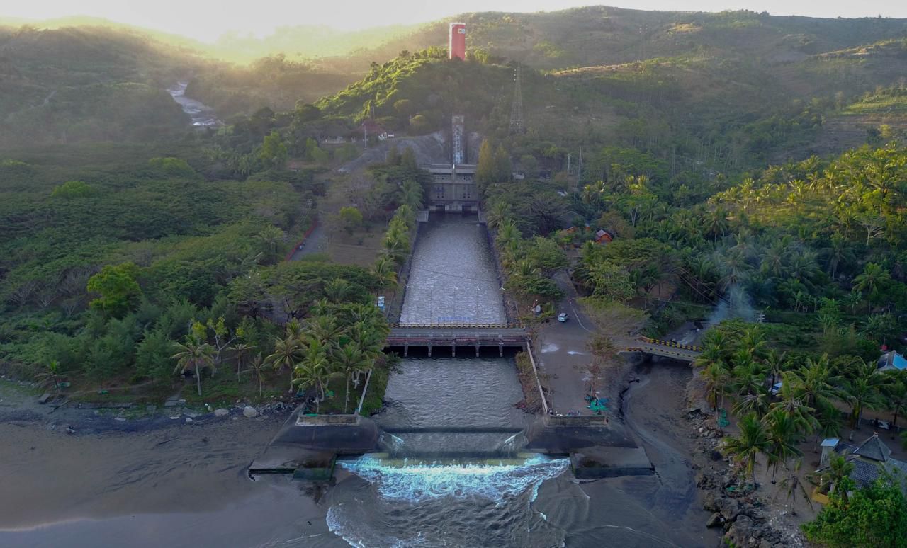 Pembangkit Listrik Tenaga Air (PLTA) Niyama berkapasitas 2 x 18 Mega Watt (MW), salah satu pembangkit energi baru terbarukan (EBT) di Kabupaten Tulungagung, Jawa Timur yang memanfaatkan teknologi hidro.