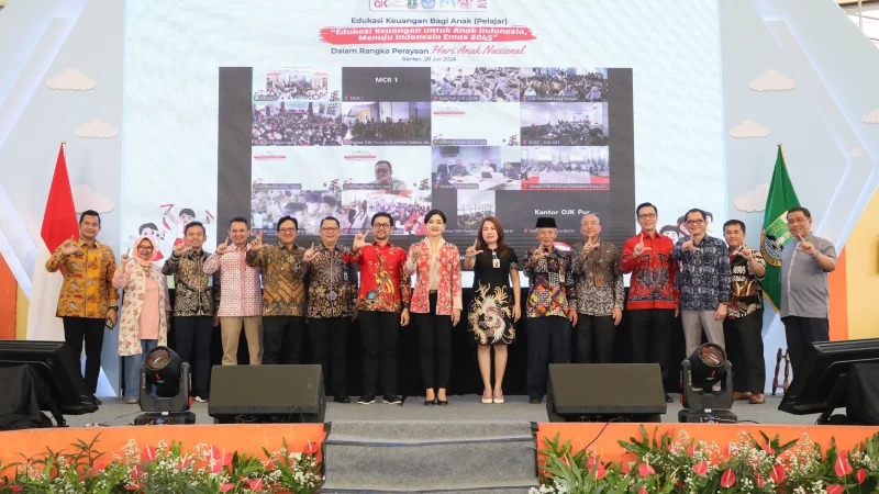 OJK menggelar kegiatan Edukasi Keuangan bagi Anak/Pelajar dengan tema “Edukasi Keuangan untuk Anak Indonesia, Menuju Indonesia Emas 2045” di Plaza Aspirasi KP3B, Serang, Provinsi Banten.