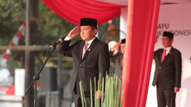 Upacara Peringatan Kemerdekaan RI ke-79 yang digelar OJK di Lapangan Banteng, Jakarta, Sabtu.