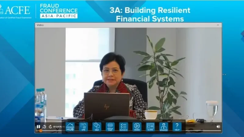 Ketua Dewan Audit OJK Sophia Wattimena dalam paparannya pada Association of Certified Fraud Examiners (ACFE) Fraud Conference Asia Pacific 2024 dengan tema “Building Resilient Financial Systems” yang diselenggarakan oleh ACFE Global secara daring pada tanggal 11-12 September 2024.