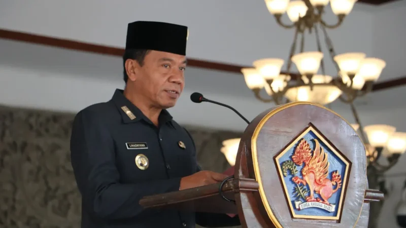 Peringati Hari Pahlawan, Pj Bupati Lihadnyana Ajak Masyarakat Buleleng Tingkatkan Kesetiakawanan Sosial