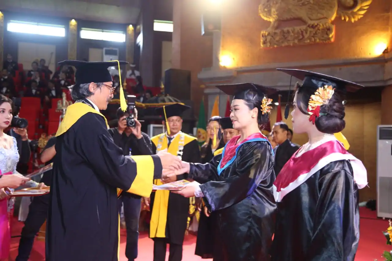 Wisuda IX STAHN Mpu Kuturan Singaraja, Komitmen  Mencetak Generasi Bijaksana dan Inovatif