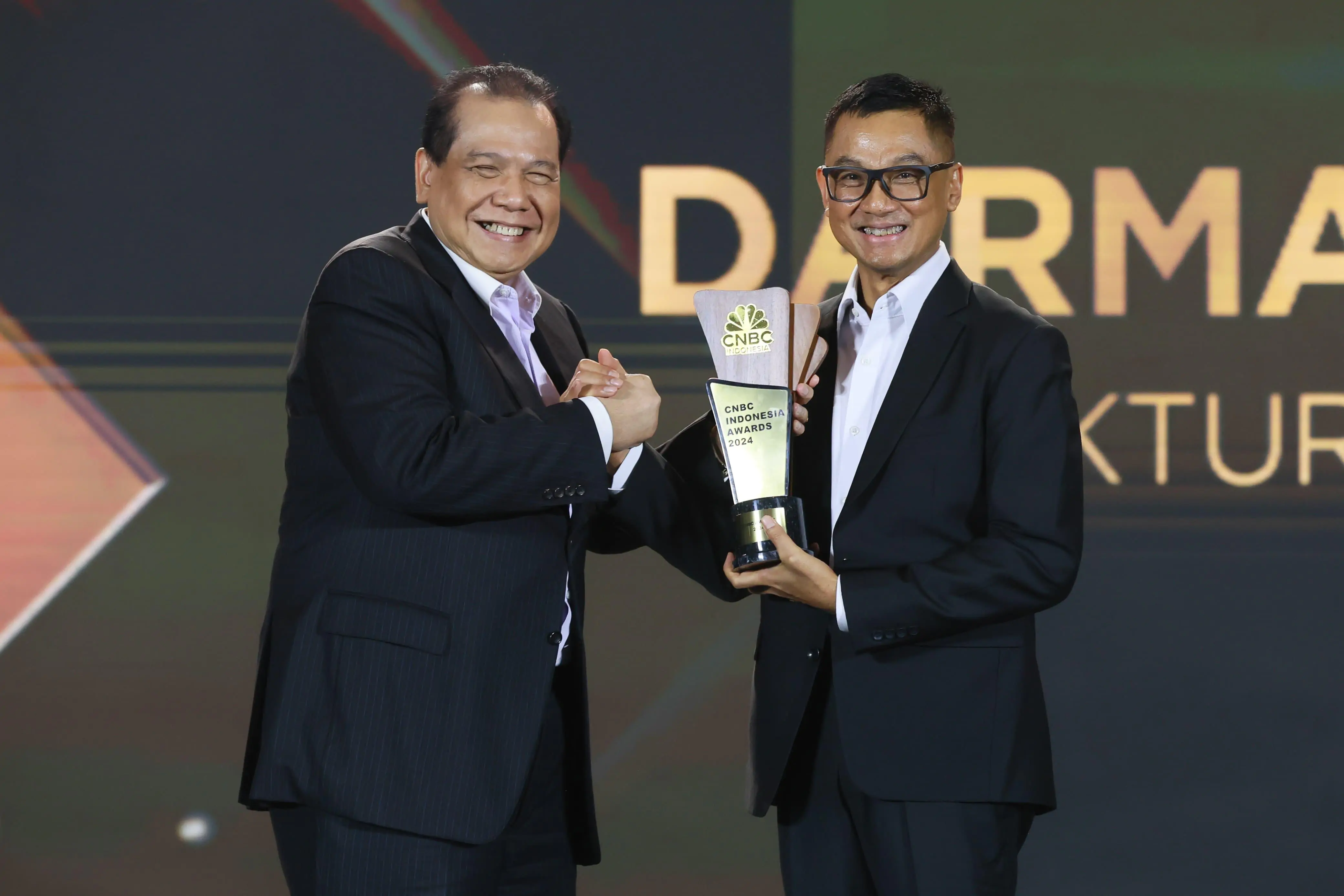 Dirut PLN Darmawan Prasodjo Kembali Dinobatkan Jadi CEO Of The Year 2024