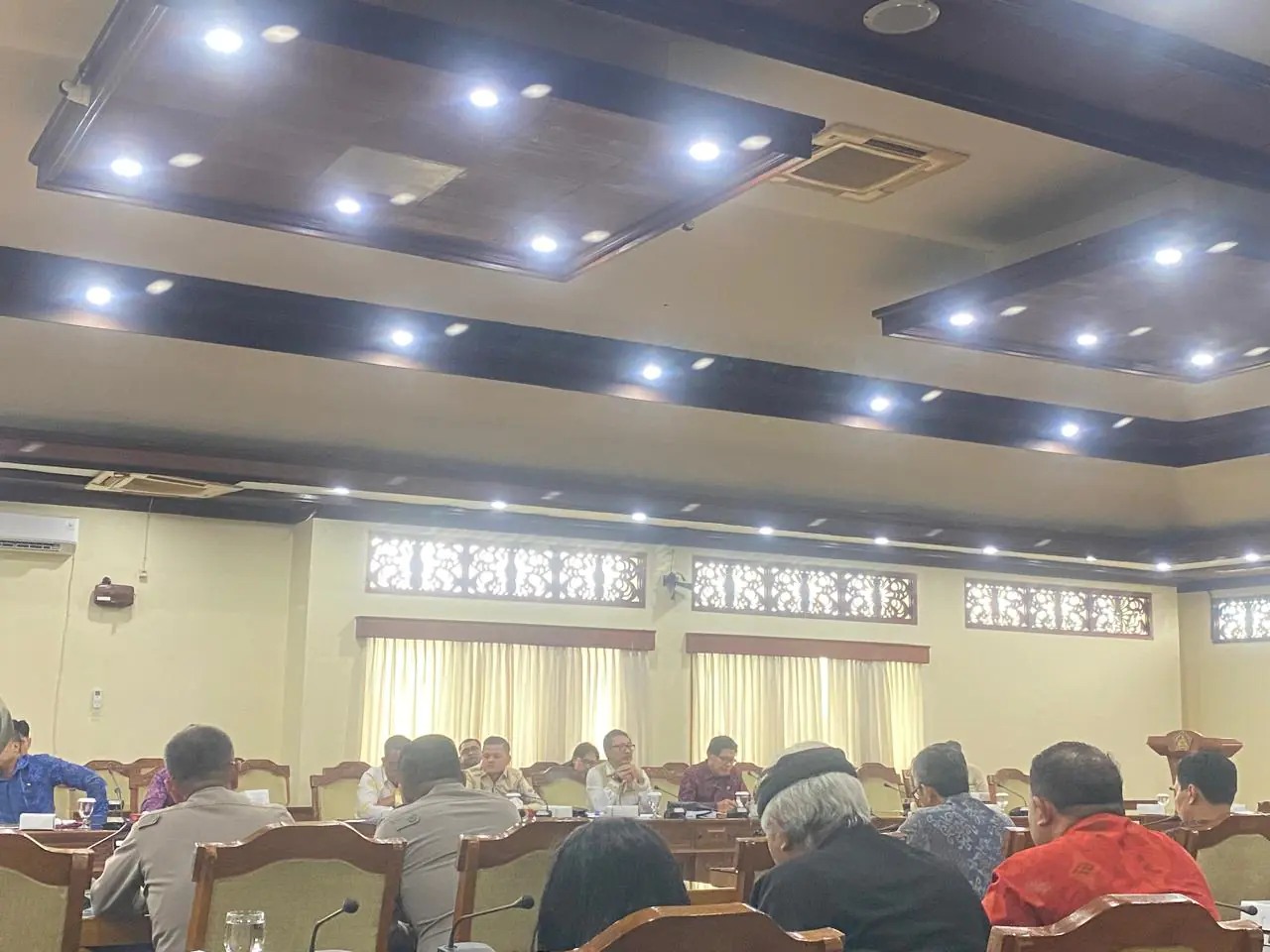 Rapat kerja Komisi I bersama jajaran Polda Bali pada Senin (23/6/2025)
