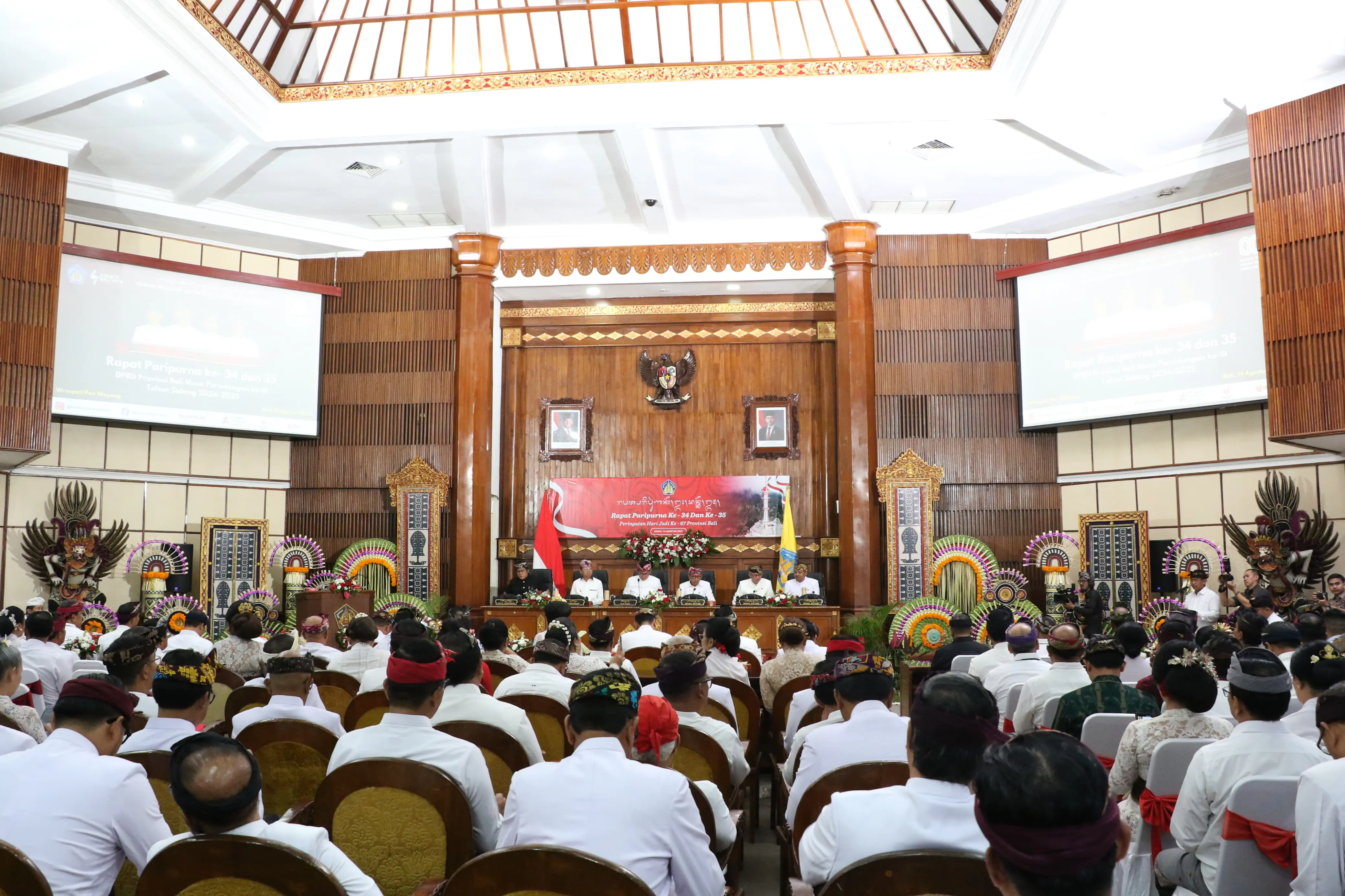 Rapat Paripurna ke-34 Masa Persidangan III Tahun Sidang 2024-2025 yang digelar di Gedung DPRD Bali, Kamis (14/8/2025).