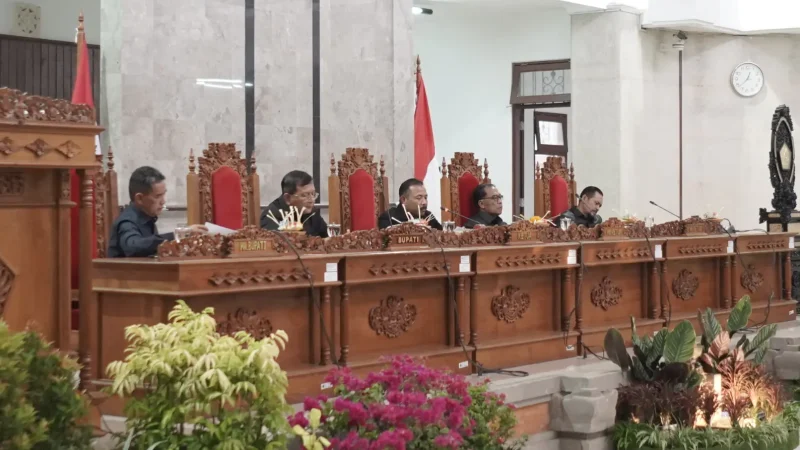 DPRD Buleleng Sahkan Perubahan Perda Pajak dan Retribusi Daerah