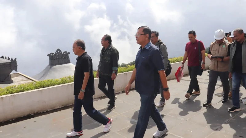 Bupati Buleleng Dampingi Gubernur Bali Tinjau Proyek Turyapada Tower Tahap II