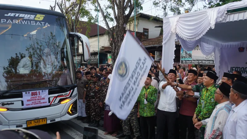 Bupati Sutjidra dan Wabup Supriatna Pastikan Jemaah Haji Buleleng Tunaikan Ibadah dengan Sehat dan Selamat
