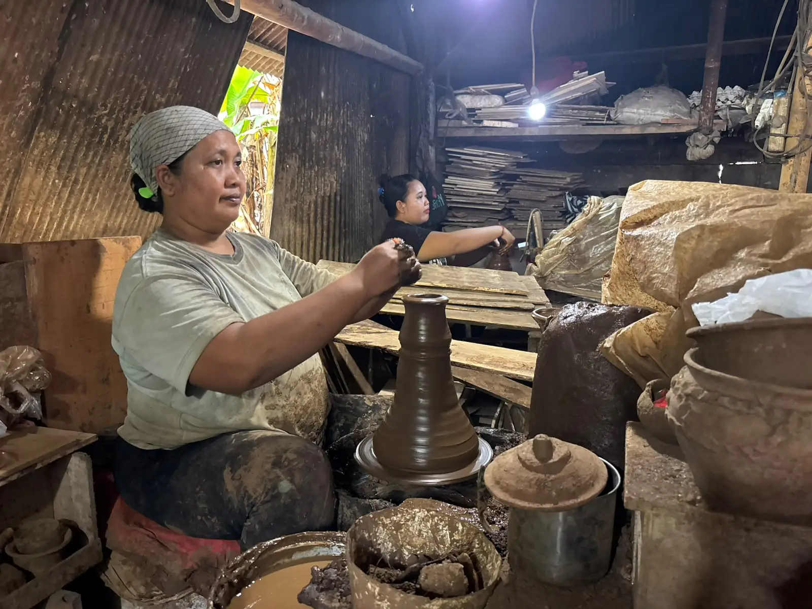 Pesanan Gerabah Capai Ribuan untuk Upacara Ngaben, Perajin di Badung Andalkan KUR BRI