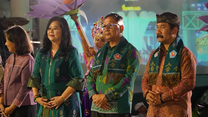 Luncurkan Endek Tunjung Ungu di Panggung BulFest 2026, Dekranasda Buleleng Dorong Wastra Lokal Mendunia