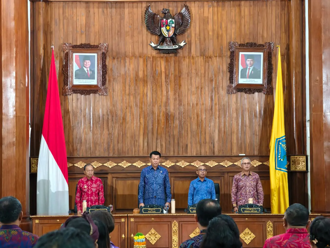 DPRD Provinsi Bali menggelar Rapat Paripurna ke-21 Masa Persidangan II Tahun Sidang 2025-2026 dengan agenda mendengarkan penjelasan Gubernur Bali Wayan Koster terkait Rancangan Peraturan Daerah (Raperda) tentang Penambahan Penyertaan Modal Daerah kepada PT Bank Pembangunan Daerah (BPD) Bali.