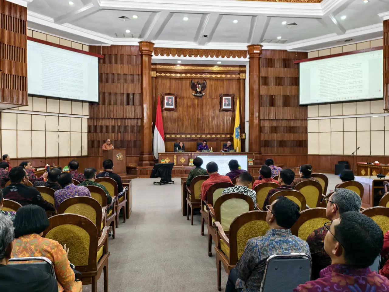 Rapat Paripurna ke-26 DPRD Provinsi Bali yang berlangsung di Ruang Rapat Wiswa Sabha Utama, Kantor Gubernur Bali, Rabu (21/1/2026).